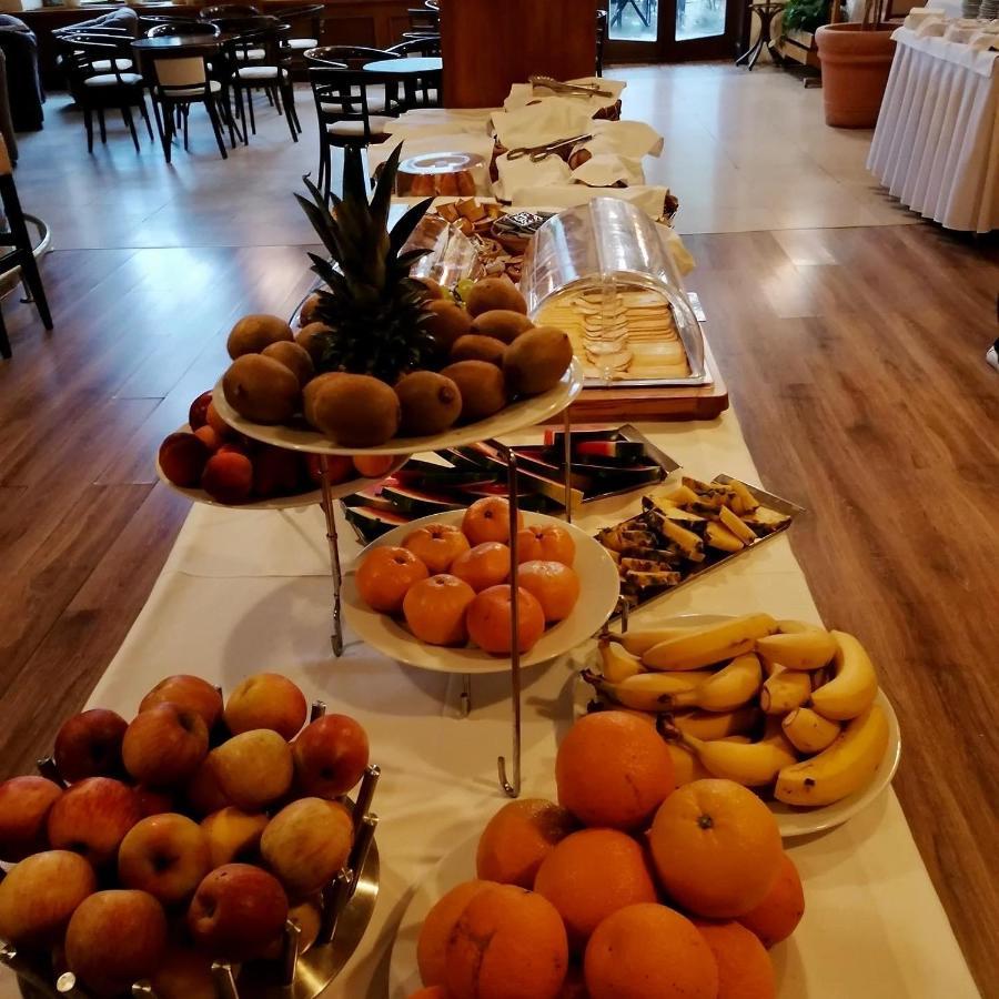Hotel & Penzion Grand Matej Banská Štiavnica Esterno foto