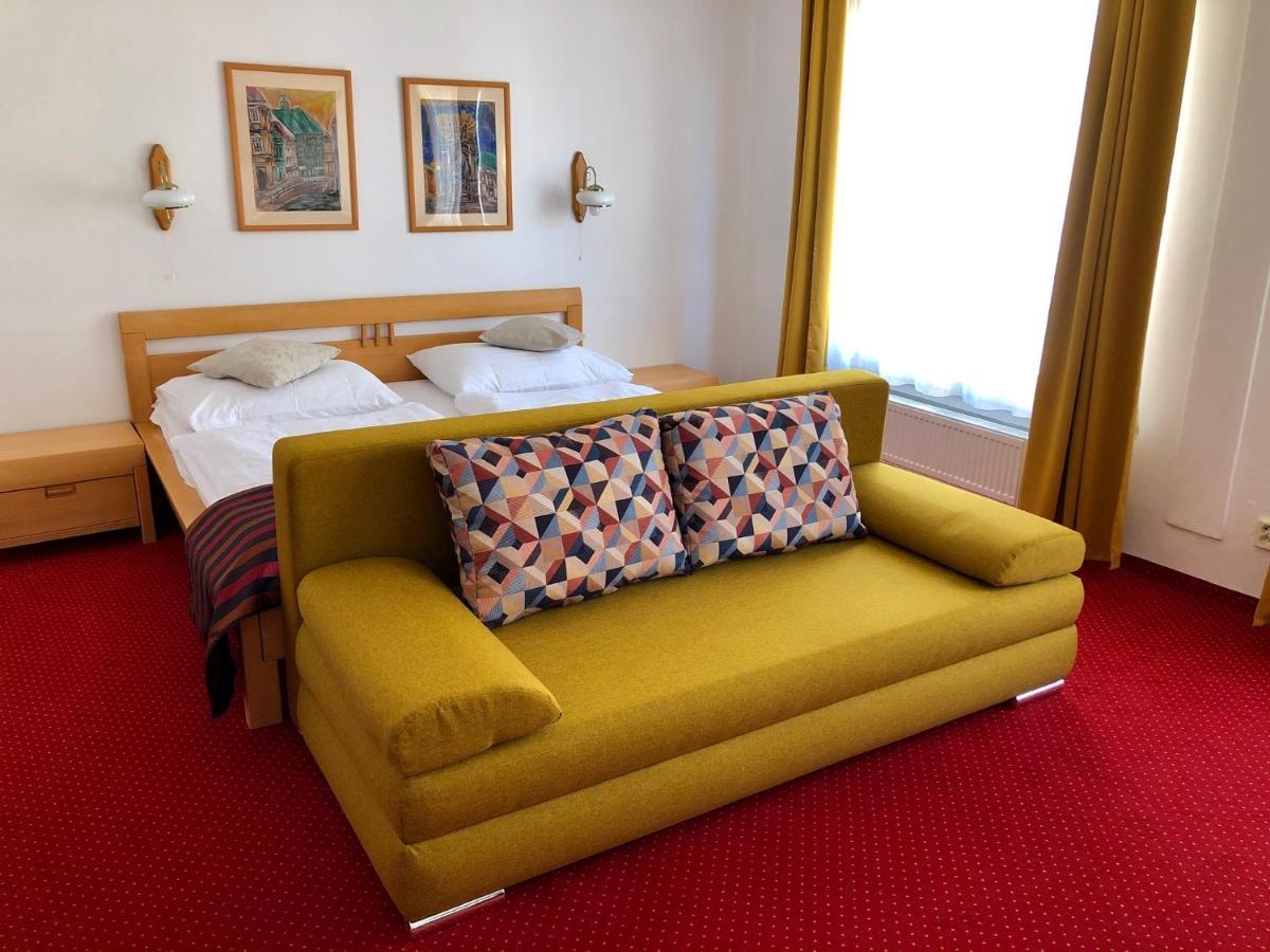 Hotel & Penzion Grand Matej Banská Štiavnica Esterno foto