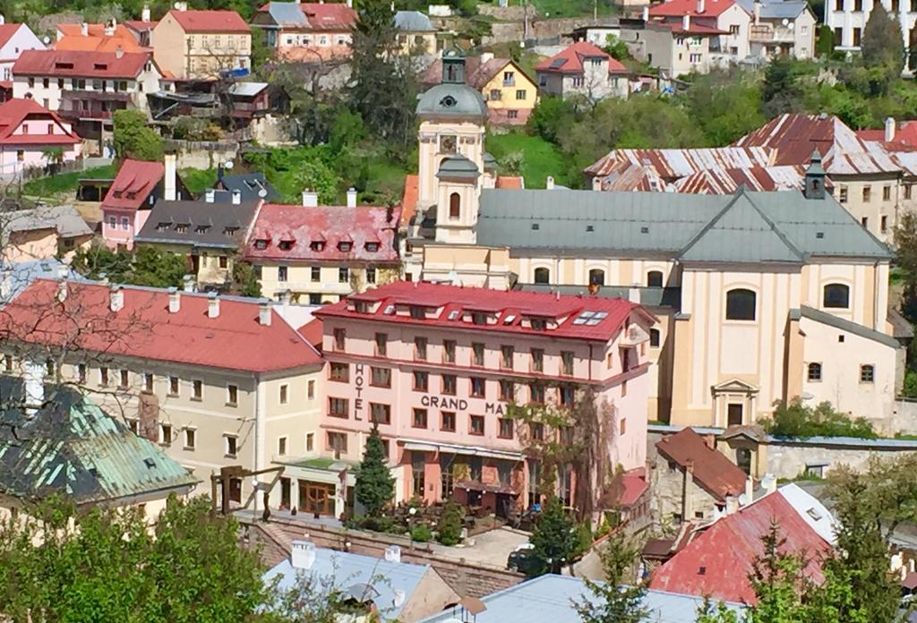 Hotel & Penzion Grand Matej Banská Štiavnica Esterno foto
