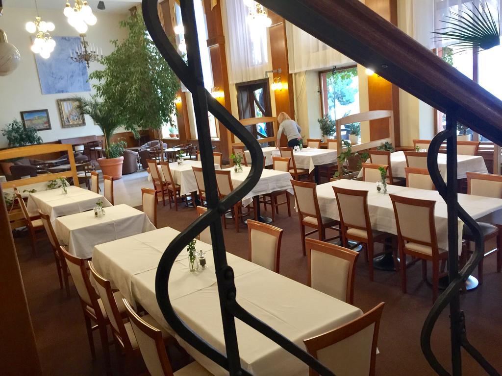 Hotel & Penzion Grand Matej Banská Štiavnica Esterno foto