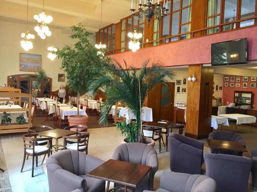 Hotel & Penzion Grand Matej Banská Štiavnica Esterno foto