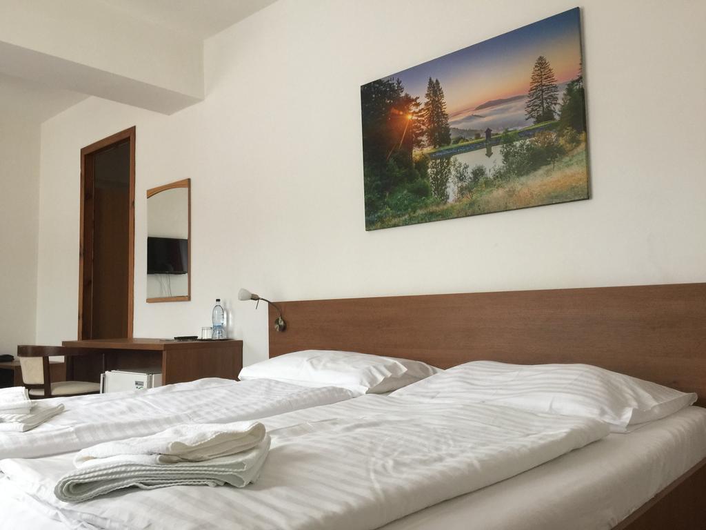Hotel & Penzion Grand Matej Banská Štiavnica Esterno foto
