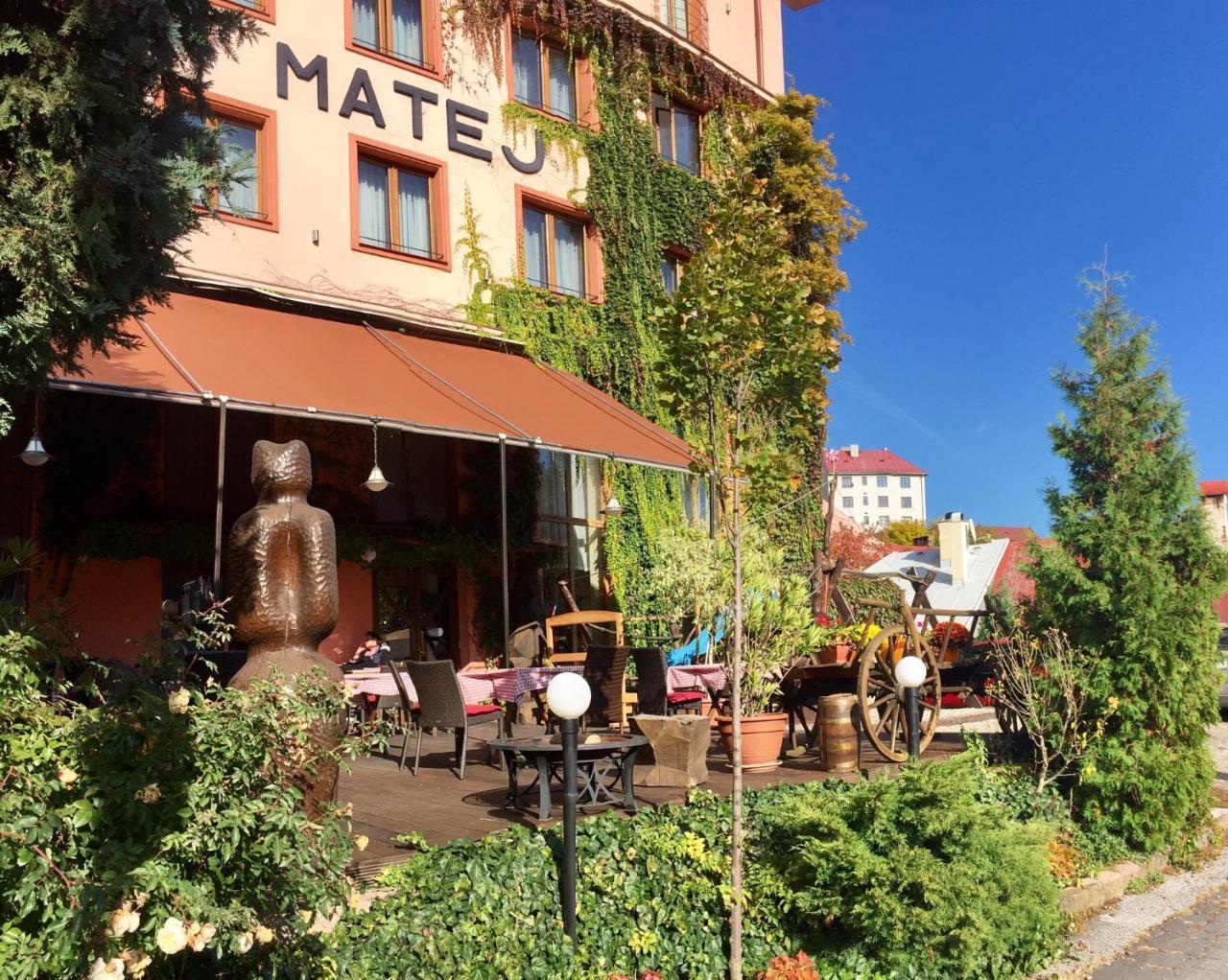 Hotel & Penzion Grand Matej Banská Štiavnica Esterno foto