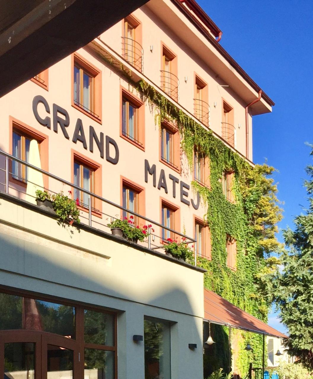 Hotel & Penzion Grand Matej Banská Štiavnica Esterno foto