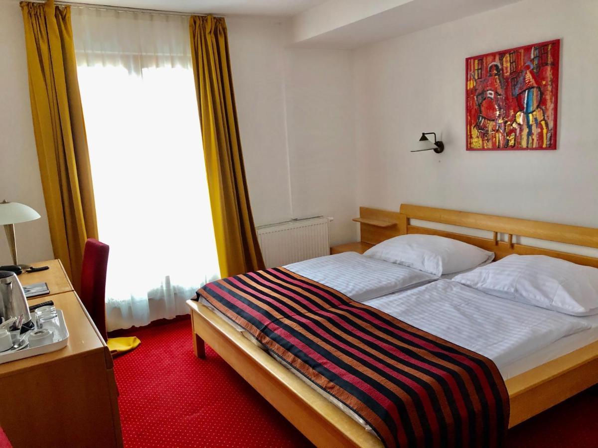 Hotel & Penzion Grand Matej Banská Štiavnica Esterno foto