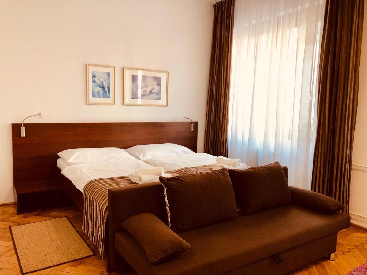 Hotel & Penzion Grand Matej Banská Štiavnica Esterno foto