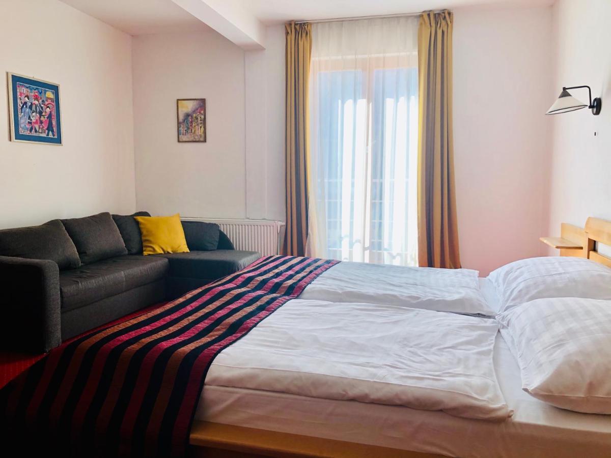Hotel & Penzion Grand Matej Banská Štiavnica Esterno foto