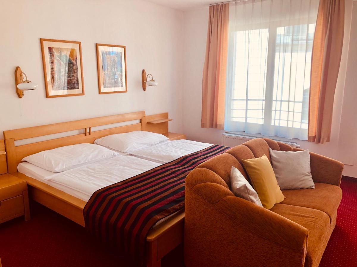 Hotel & Penzion Grand Matej Banská Štiavnica Esterno foto